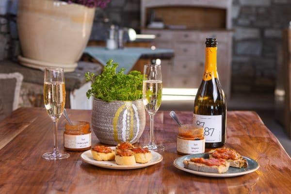 baccili genuss box rezept idee 1 Vorspeise Bruschetta mit Prosecco und Sugo